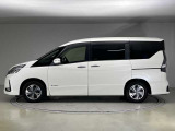 【ユーカーズ浜線へようこそ】屋根付駐車場なので、雨でもゆっくり車をご覧いただけます!当社は、新車、中古車、サービス工場と併設しております。トラブル時も安心です!