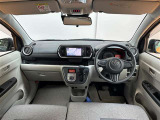 運転席周辺の様子です☆ オーディオ周りやメーター類の位置など、ご確認下さいね♪