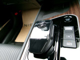 e-POWERならではの、スタイリッシュなシフトノブ周りが非常にかっこいいですね。