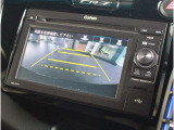バックカメラが装備されており、後方の安全確認はもちろんのこと狭い場所での駐車や雨の日・夜間など視界の悪いコンディションでのストレスの軽減にもなります!
