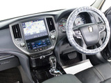 使いやすさや安全性を追求したステアリング周り!高級車ゆえにスイッチ類が多いのも特徴ですね!考え尽くされた配置ですぐに使いこなす事が出来ますのでご安心下さい!是非、体感してみて下さい!!