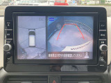 アラウンドビューモニターです☆車の前後左右にカメラがついており駐車時には上から車を見たような画面が見れますので、4方向の状況を確認することができる便利な機能です☆