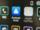 スマホとクルマをつなぐことで、これまでのナビに加えて、いろんなサービスが楽しめます。