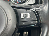 ステアリングリモコンです。運転中もハンドルから手を離すことなく音量のアップダウンが可能!