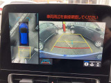 パノラミックビューモニター。クルマを上から見下ろした視点で駐車をサポートします