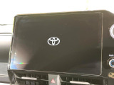 【大画面ナビ】人気の大型10インチナビを装備。存在感のある大画面はインパクト大!ナビ利用時のマップ表示は見やすく、テレビやDVDは臨場感がアップ!いつものドライブがグッと楽しくなります♪