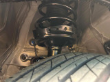お車を安心してお乗りいただく為には、足回りの定期点検が欠かせません。サービスサポート(有償保証)では無料点検もご提供しており、安心のカーライフをお過ごしいただけるサポート体制が整っています。