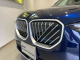 BMWの伝統の丸目4灯ヘッドライトでございます。LEDライトで視認性もよく明るく安全性の向上につながります。