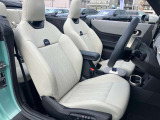 MINIの少し硬めのシートは乗り降りもしやすく、長距離ドライブでも疲れません。