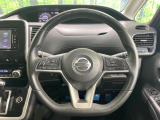 【純正革巻きステアリング】上質な革を使用することで、手にしっかり馴染みとても運転しやすいハンドルです♪