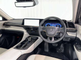運転席まわりです。 各操作スイッチは使いやすい位置に配置されてます。