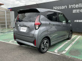 小さく回れて、運転席からの視界が左右に広く隅々まではっきりと見渡せます!クルマの前端も把握しやすく安心ですよ!アラウンドビューモニターで車庫入れや狭い路地なども角が見えて運転しやすいですね!