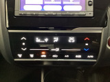 オートエアコンで、毎日のドライブを快適に。温度、風量を自動で調整し、理想的な車内環境を提供します。プラズマクラスター技術搭載の、フルオートエアコン。空気の浄化や脱臭に効果があります。