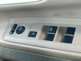 運転席窓操作部スイッチの画像です。
