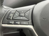 ステアリングスイッチが付いているので、運転中でも音量調整やチャンネル変更がスムーズにできちゃいます♪