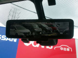 スマートルームミラー付き車です。視認性が良く、夜もしっかり見えます。