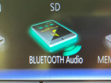 Bluetoothオーディオ対応可。お持ちのスマホやiPodなどとBluetooth接続して外部機器内の音楽などを車内で楽しめます。