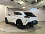 リヤ、後ろから見るとまた車の印象が変わってきますね☆☆