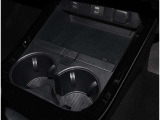 ドリンクホルダーがついてて助かりますね!