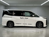 「こんな車屋さんがあるんだ!」、「おもしろい!」と感じていただけましたら、私どもも大変うれしく思います。ご来店のご感想、お待ちしております。