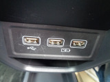 ナビ連動USB・充電USB