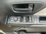 運転席のパワーウインドウ等操作部