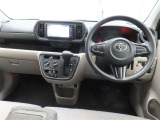 ぜひ展示車の運転席に座ってみてください。