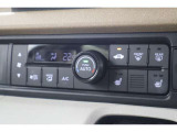 オートエアコンのお車ですので室内の温度をスムーズに調整してくれます♪