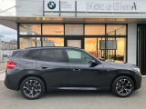 【BMWの伝統-3】BMWのお車は、&ldquo;駆け抜ける歓び&rdquo;を体現しております。走行の安定性とコーナリングの良さを追求し、思い通りにハンドルの操作可能です。