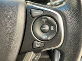 アクセルから足を離しても設定したスピードを保ち走行し、高速道路での疲労軽減に役立つクルーズコントロール付きです!