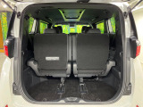 普段のお買い物や通勤、送迎等に十分な荷室スペースを確保しております。セカンドシートを倒すと、大きな荷物の積載も可能です♪