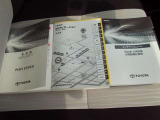 車両の取り扱い説明書とナビゲーションの取り扱い説明書は共に揃っております。