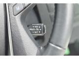 アクセルから足を離しても設定速度で走り続けてくれます。高速道路での長距離移動が楽になりますよ♪
