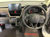 収納も充実、操作性良好なハンドルまわりです。また気持ちよくお乗り頂くために、徹底したルームクリーニングも実施しております。
