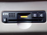 ■【ETC車載器】が装備されています。セットアップをしてお渡しとなり、ETCカードを差し込むだけで高速道路の利用が可能です。