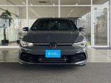 ドイツ車はフロントマスクに特徴がございます。 精悍なマスクは一目でGOLF8と分かるデザインです。