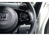 Hondaセンシングの機能のひとつ、アダプティブクルーズコントロール付!アクセルから足を離しても設定したスピードと前車との車間を保ち走行してくれます!車線維持もアシスト☆高速道路で疲労軽減ですね☆
