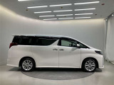 納車後もお客様には『安心・安全・快適』にお乗り頂ける様にお渡し前には車検整備+消耗品5項目新品交換を無料にて実施しております♪