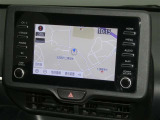 【7インチ純正ナビ】純正ナビを装備。タッチパネル式で使いやすく、詳細地図により目的地をピンポイントで設定できます。初めての道でも迷いにくく、ロングドライブも快適ですよ♪