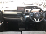 【インパネ全体】手が届きやすく、どなたでも運転しやすいです。シンプルで使いやすい設計になっています!
