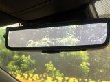 【デジタルインナーミラー】後席の大きな荷物や同乗者で後方が確認しづらい時でも安心!カメラが撮影した車両後方の映像をルームミラー内に表示。クリアな視界で状況の確認が可能です!