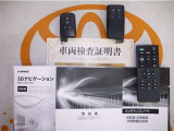 スマートキー&エンジンスターター&後席モニター用リモコン付。取扱説明書とメンテナンスノートもあります☆品質評価シート付いてます!トヨタ認定中古車ライト!!