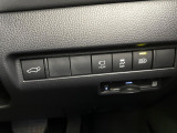 【パワーバックドア】スマートキーや運転席のボタンを押すだけでリアゲートが自動で開閉します!荷物を持っている時や、高い位置にあるバックドアを閉める際に便利な機能です♪