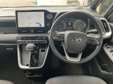 広々とした車内空間です。