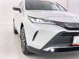 フォグランプ装着車です。暗い夜道の車両前方を明るく照らします