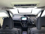 分かりやすく操作しやすい運転席まわりです☆