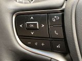 運転中、オーディオの操作をしてて、ハッとしたことはありませんか?ステアリングスイッチは、運転中でもハンドルでオーディオの操作が可能です。安全なドライブをサポートします。