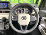 インテリアに合わせたデザインのステアリングは、運転される方のことも考え、運転しやすい形状、大きさです。是非一度、実際に触ってお確かめください。