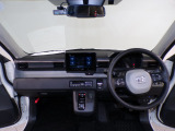 【ルームクリーニング】せっかく乗るならピカピカの車がいいですよね!当店は、他社では省きがちな細部に至るまで、徹底した清掃を行っております。