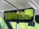 【デジタルルームミラー】後席の大きな荷物や同乗者で後方が確認しづらい時でも安心!カメラが撮影した車両後方の映像をルームミラー内に表示。クリアな視界で状況の確認が可能です!